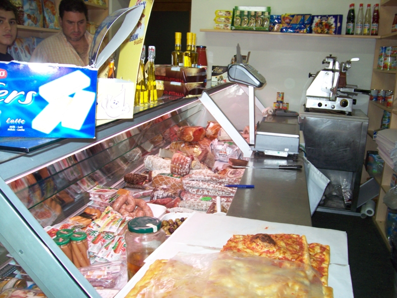  Image name: AlimentariMirka11.jpg 
 width: 801 pixel 
 height: 602 pixel 
 Size: 435657 bytes 
 Click to enlarge 